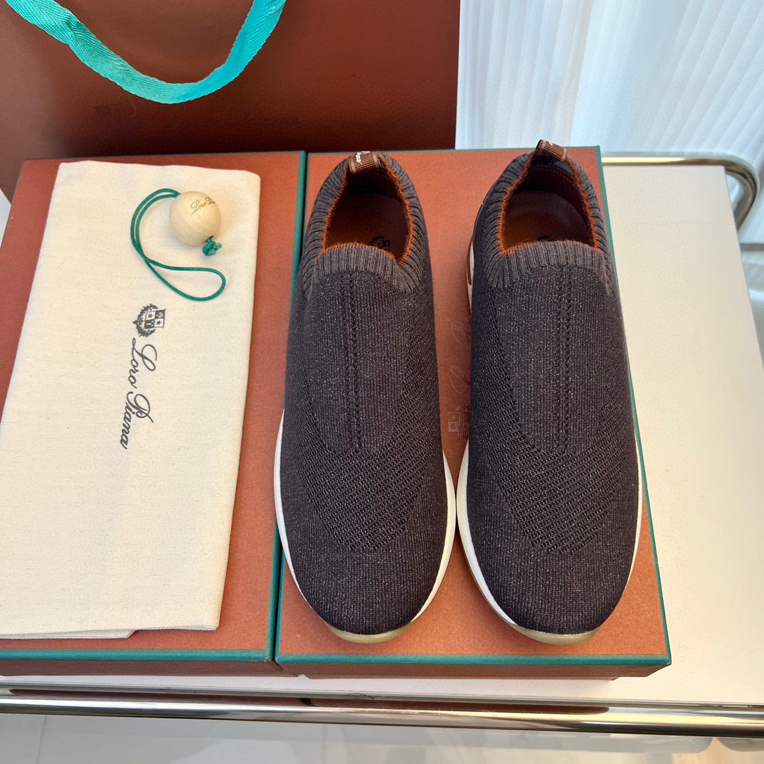 LP Sneakers