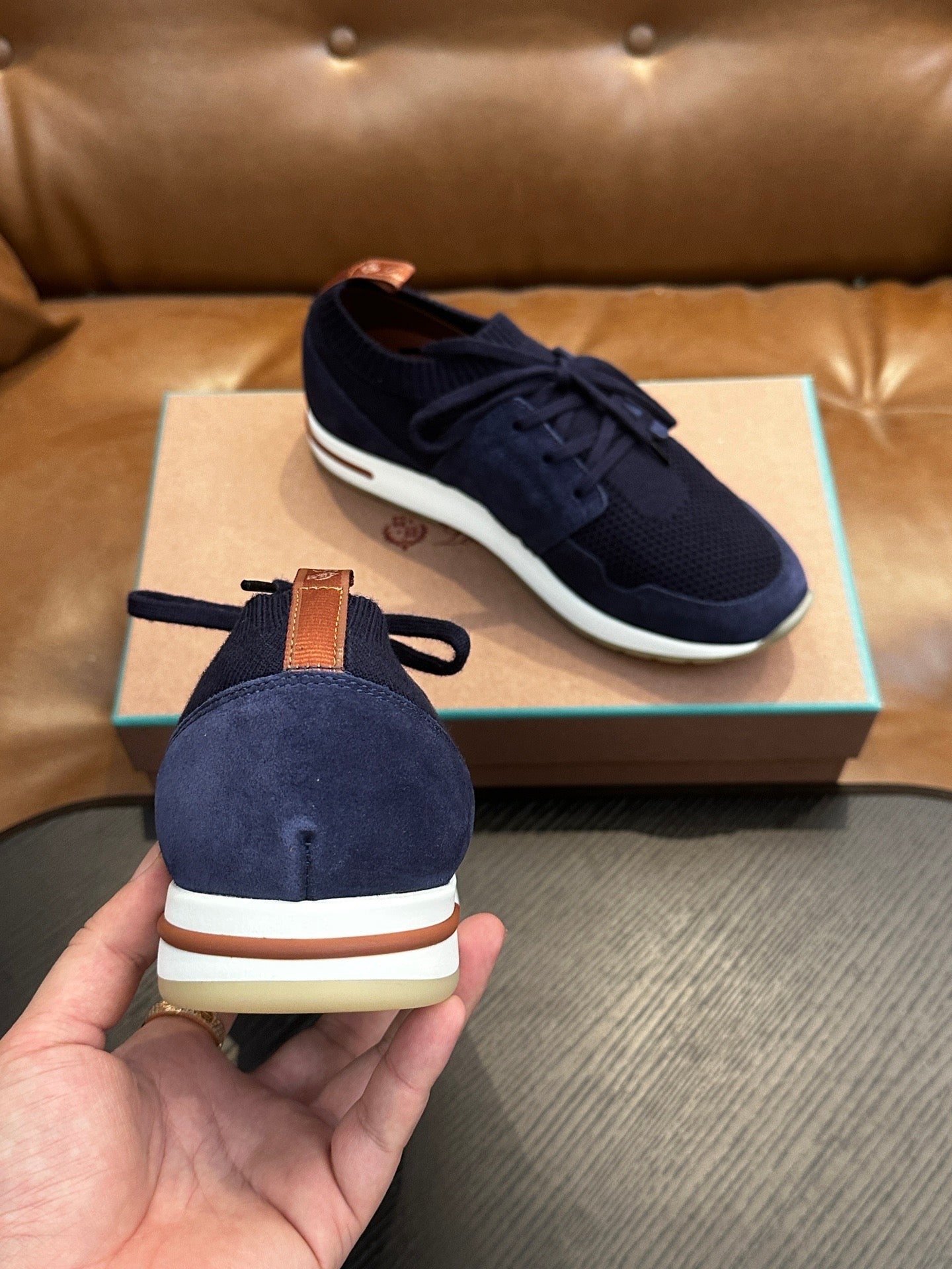 LP Sneakers