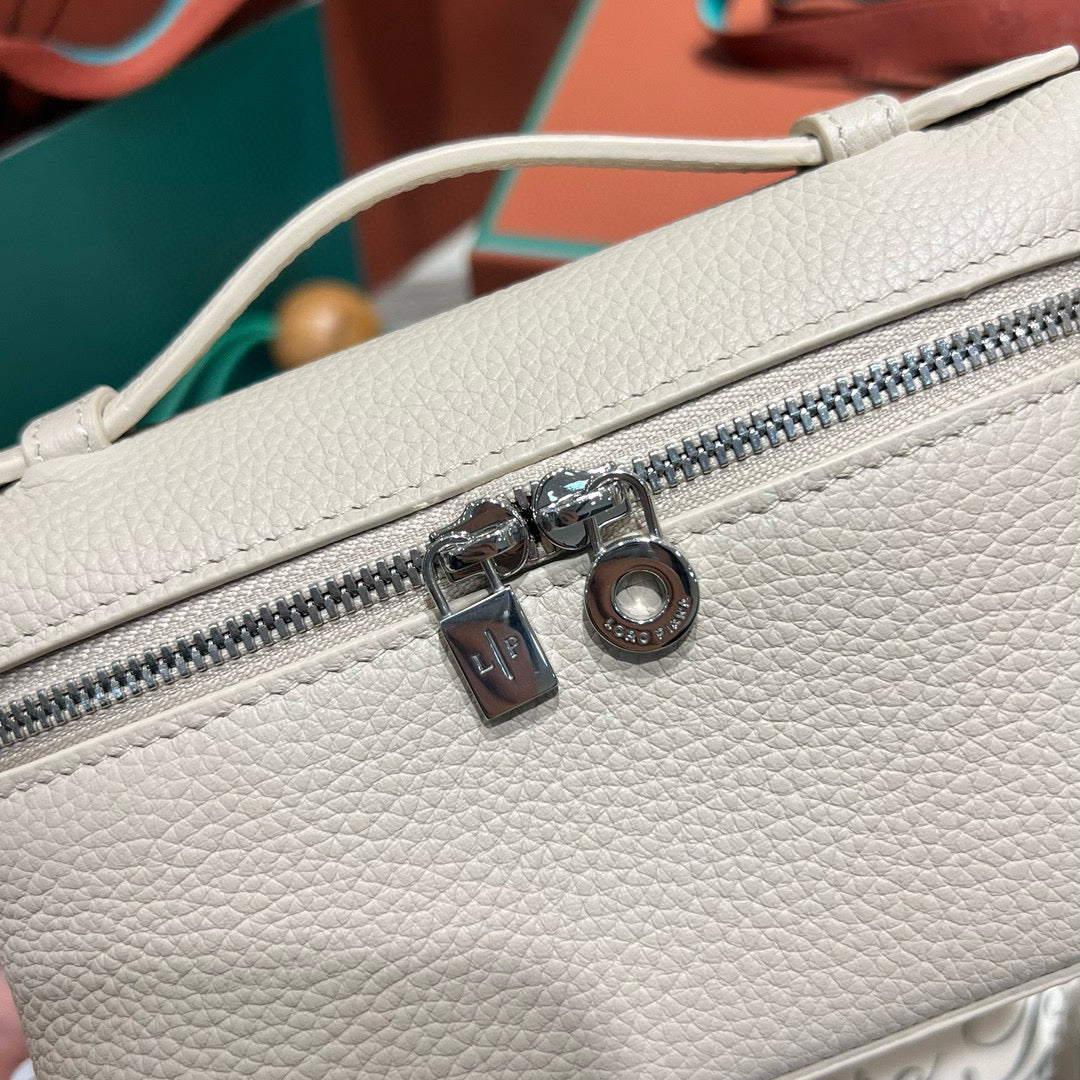 Loro Piana 16 Classic Bag