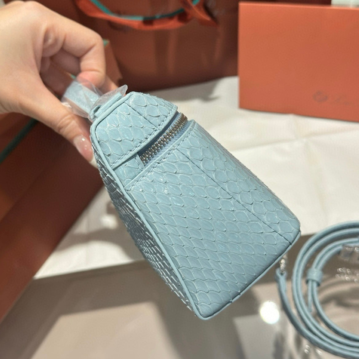 LP Extra Pocket L19 Handbag