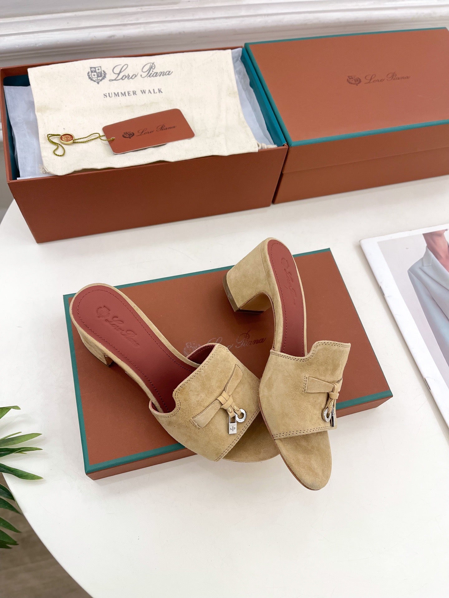LP Sandals