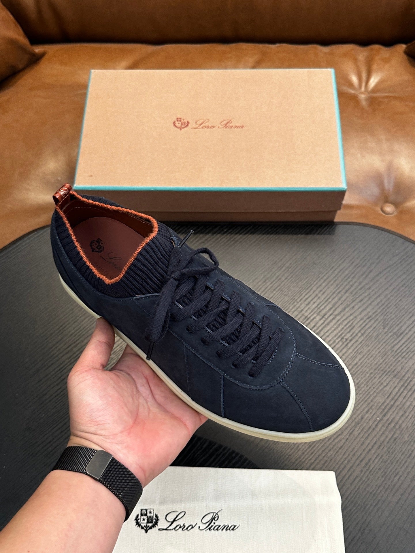 LP Sneakers