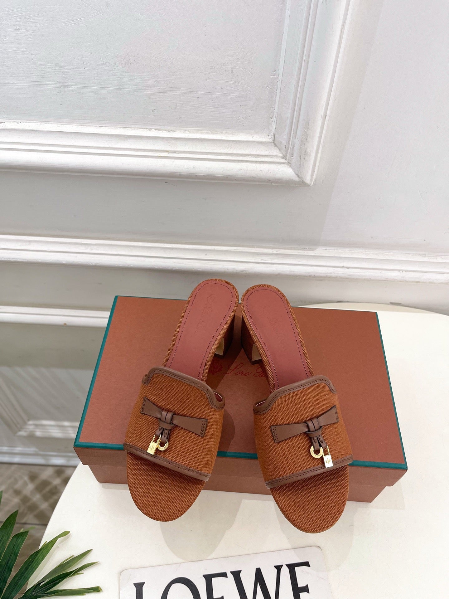 LP Sandals