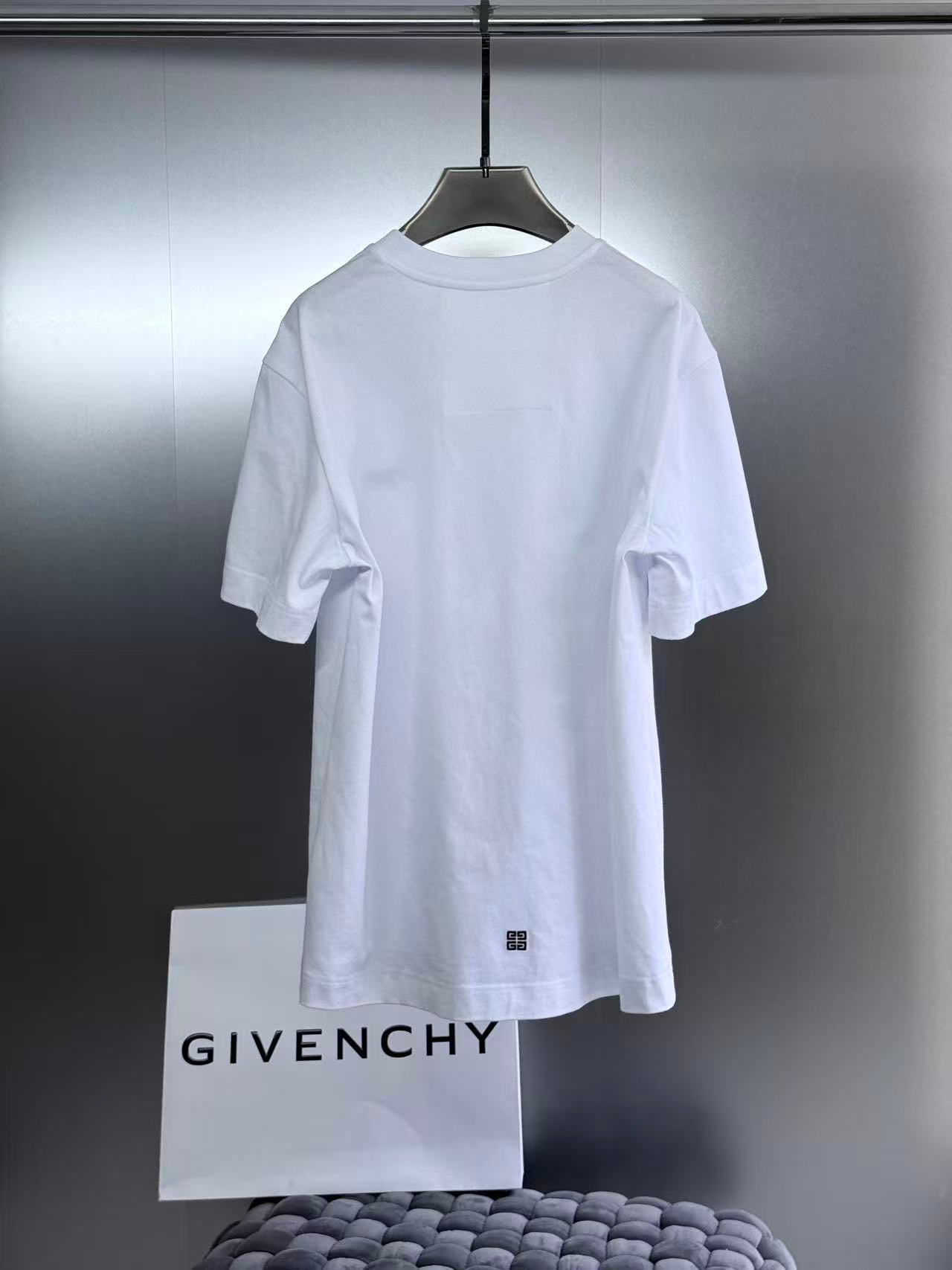 Givenchy T-Shirt