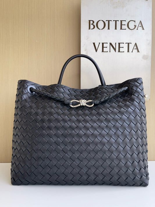 BV Intrecciato Cassette Shoulder Bag