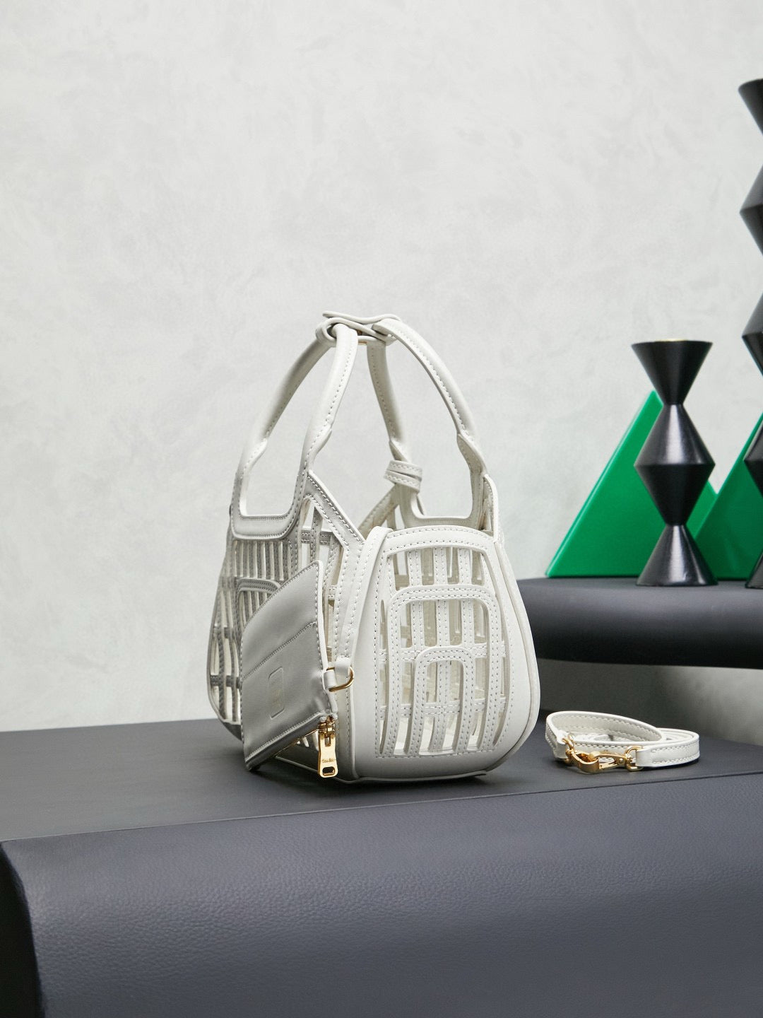 Miu Miu Basket Bag 24x12.5x9cm