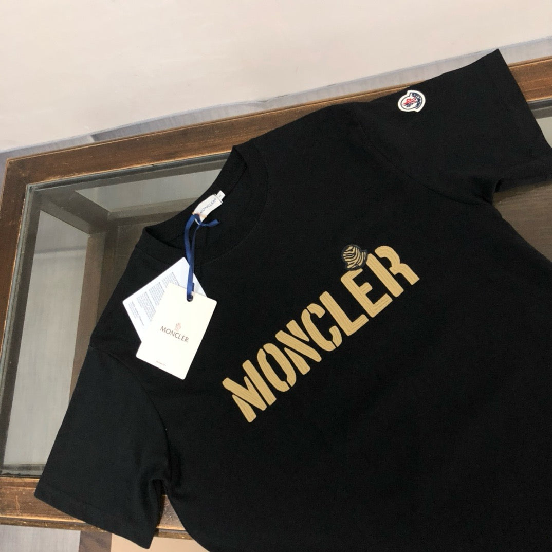 Moncler T-shirt