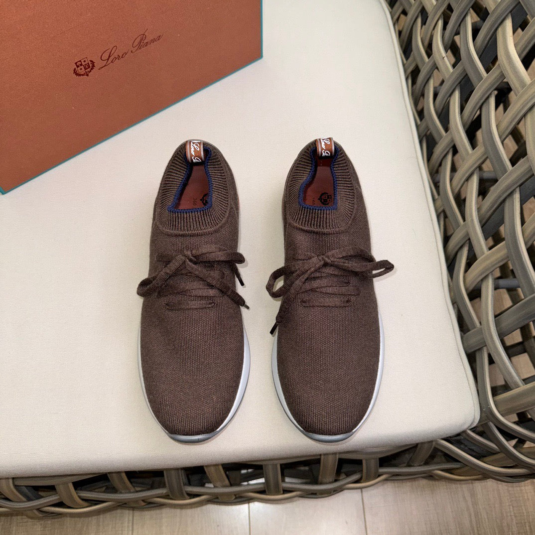LP Sneakers