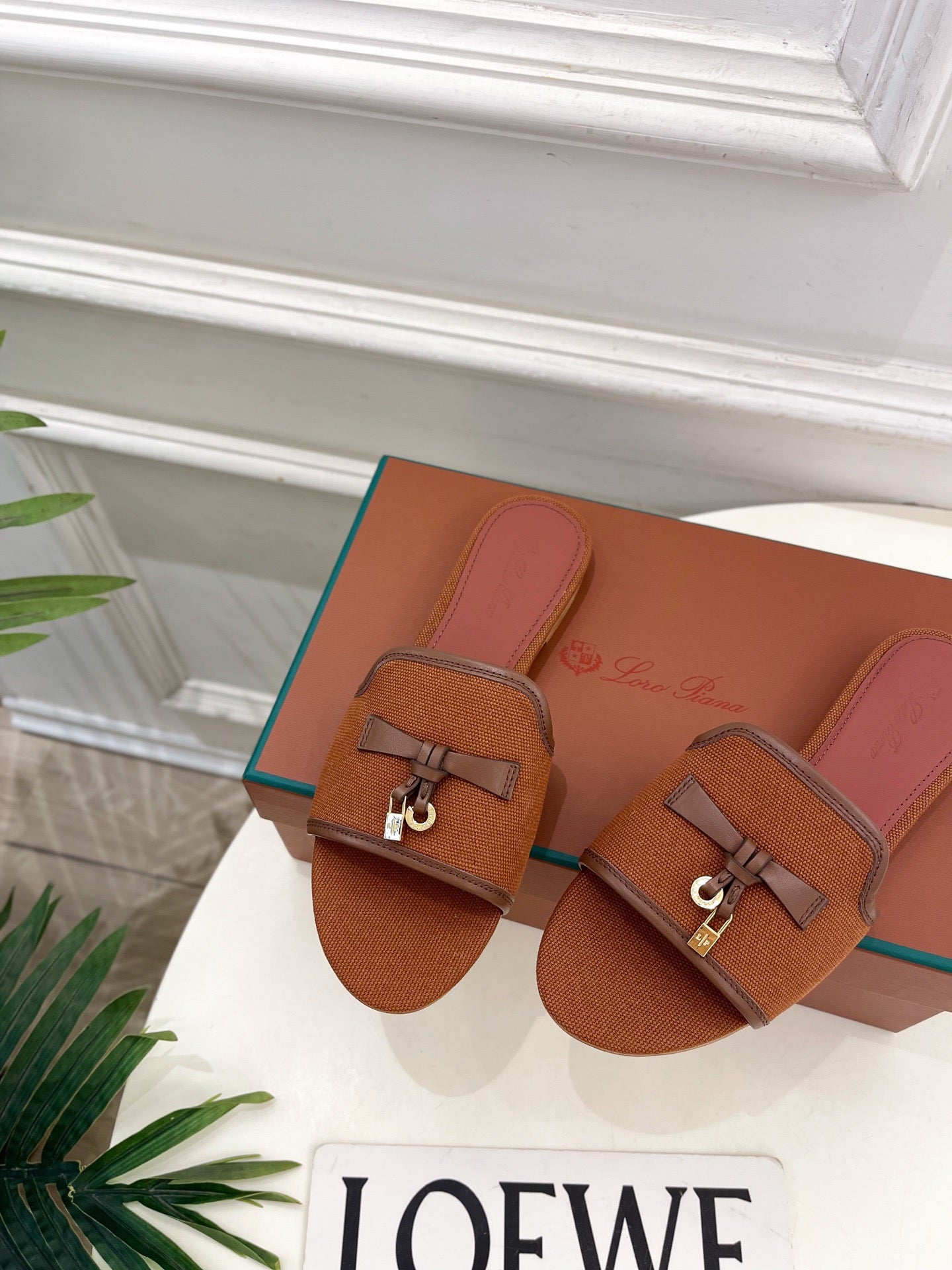 LP Sandals