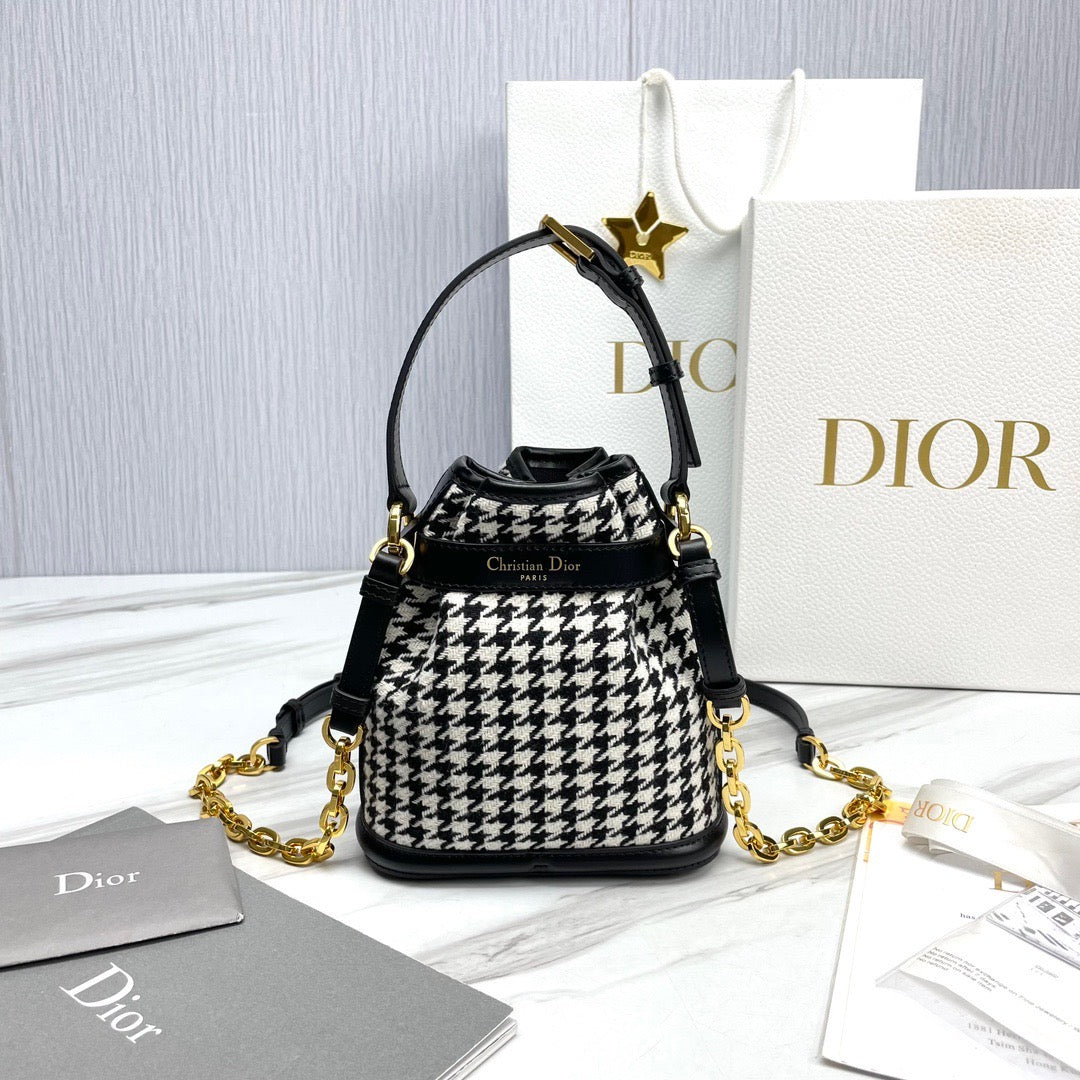 Dior C’est Handbag (17cm)