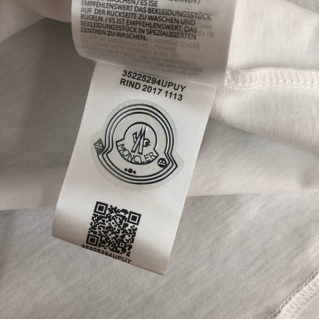 Moncler T-shirt