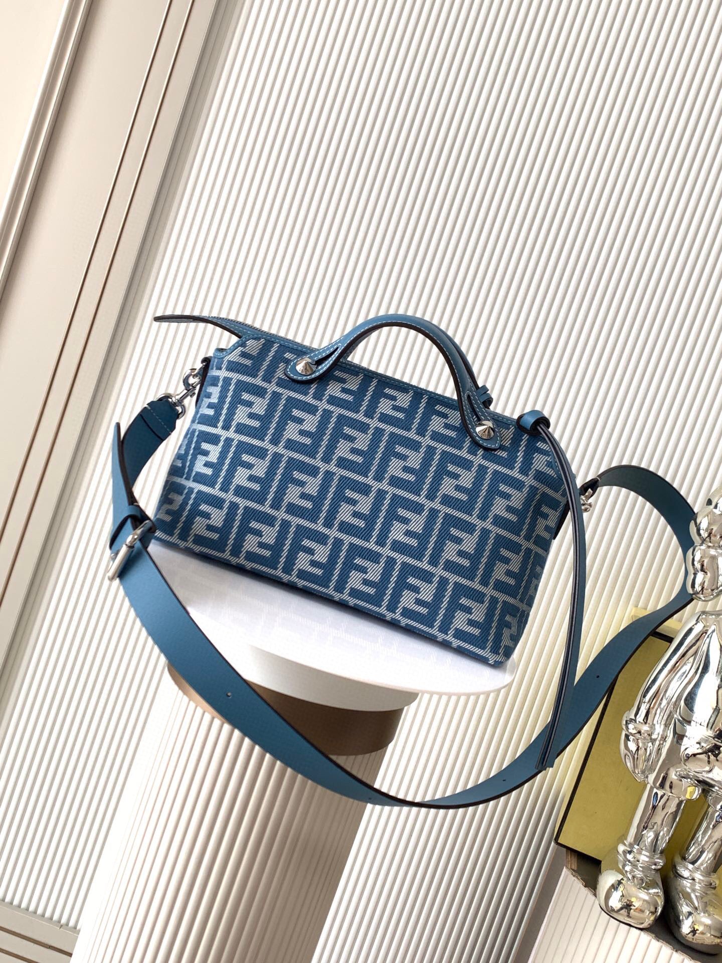 Fendi Sling bag (Medium)