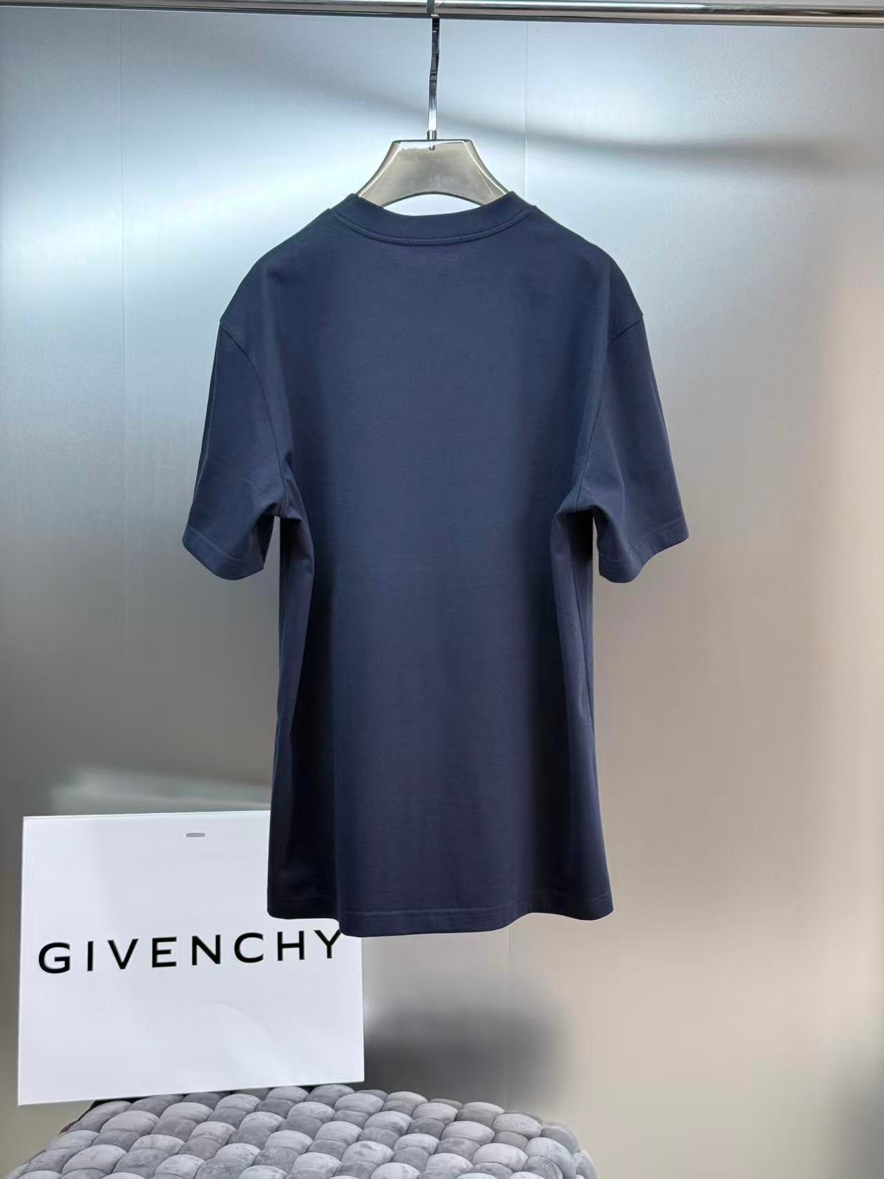 Givenchy T-Shirt