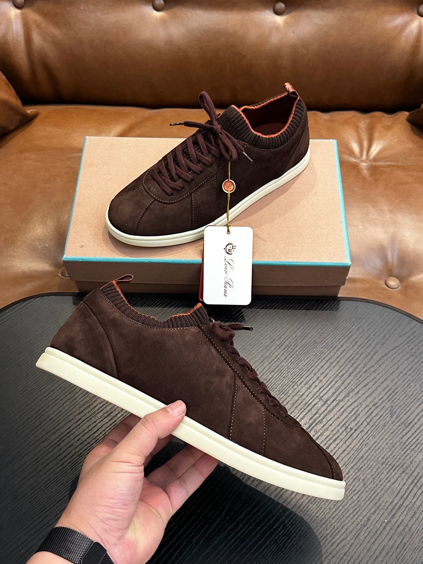 LP Sneakers