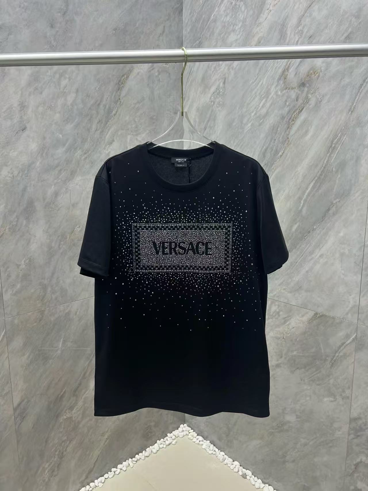Versace T-Shirt (Size XL / Chest 110)