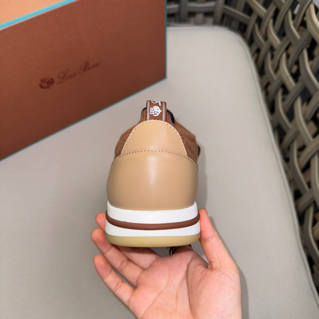 LP Sneakers