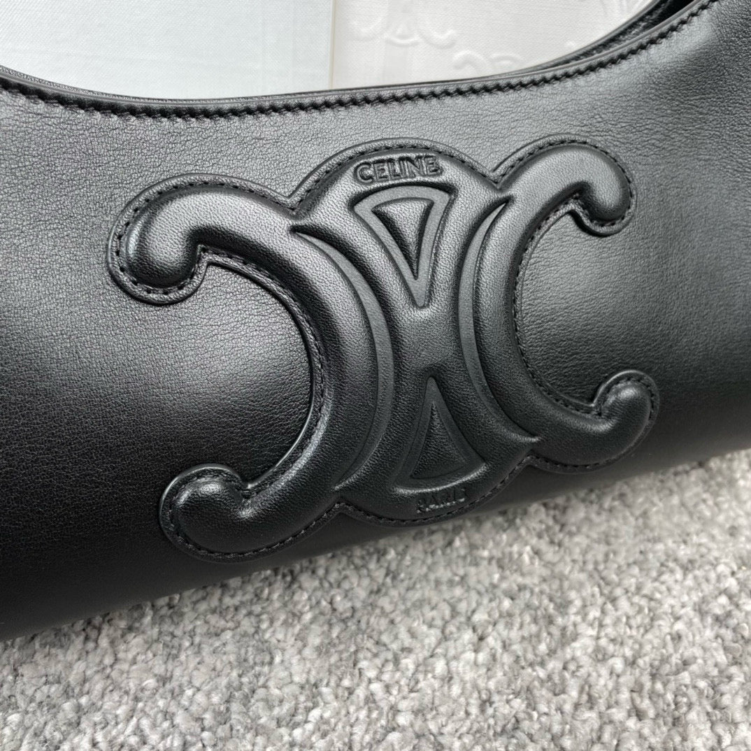 Celine Triomphe Hobo