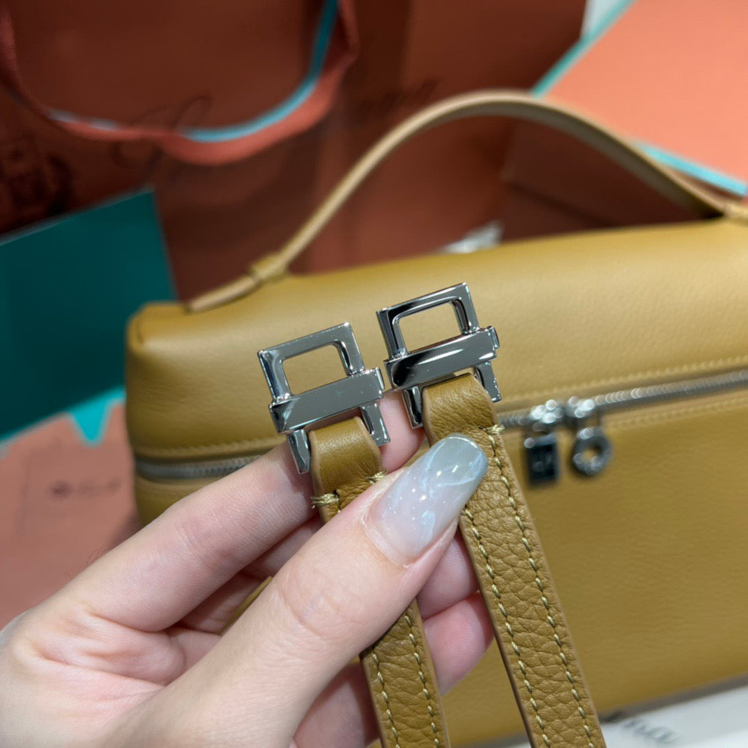 LP Extra Pocket L27 Handbag