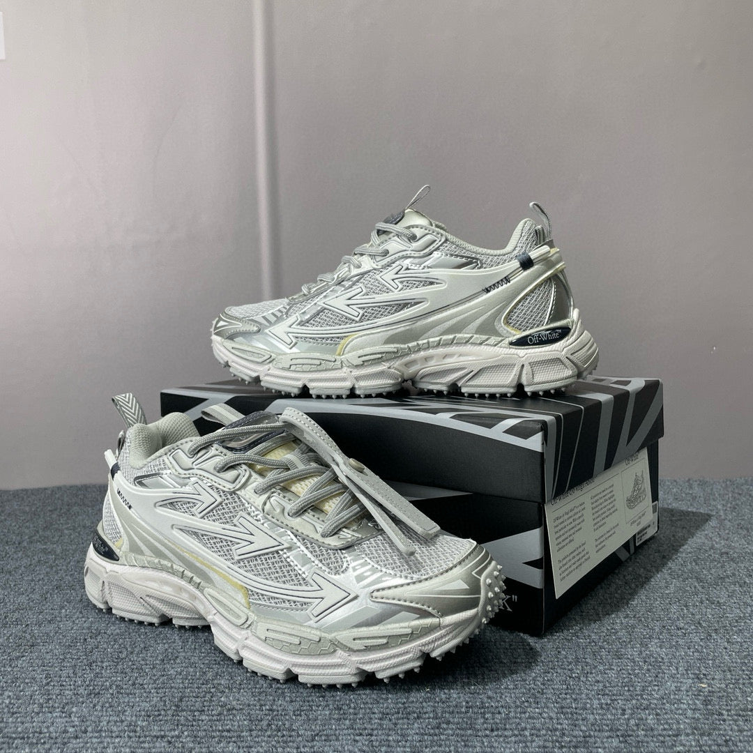 Off-White Sneaker