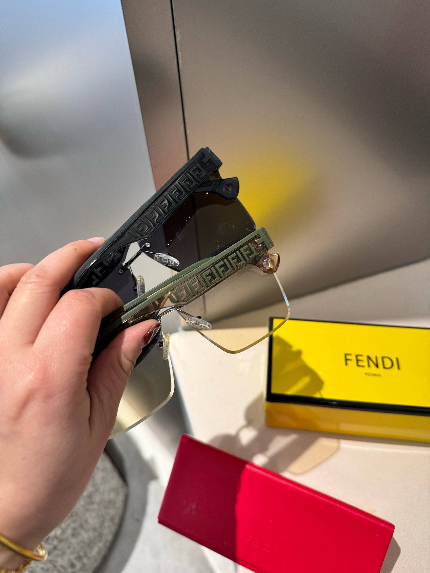 gafas de sol fendi