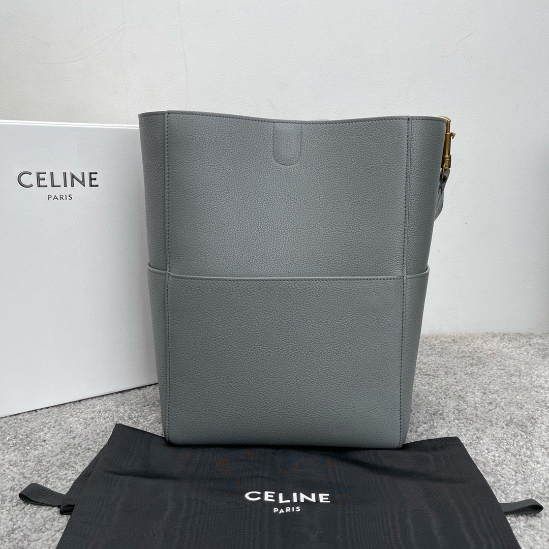 Celine Triomphe Bucket 23x33x17cm