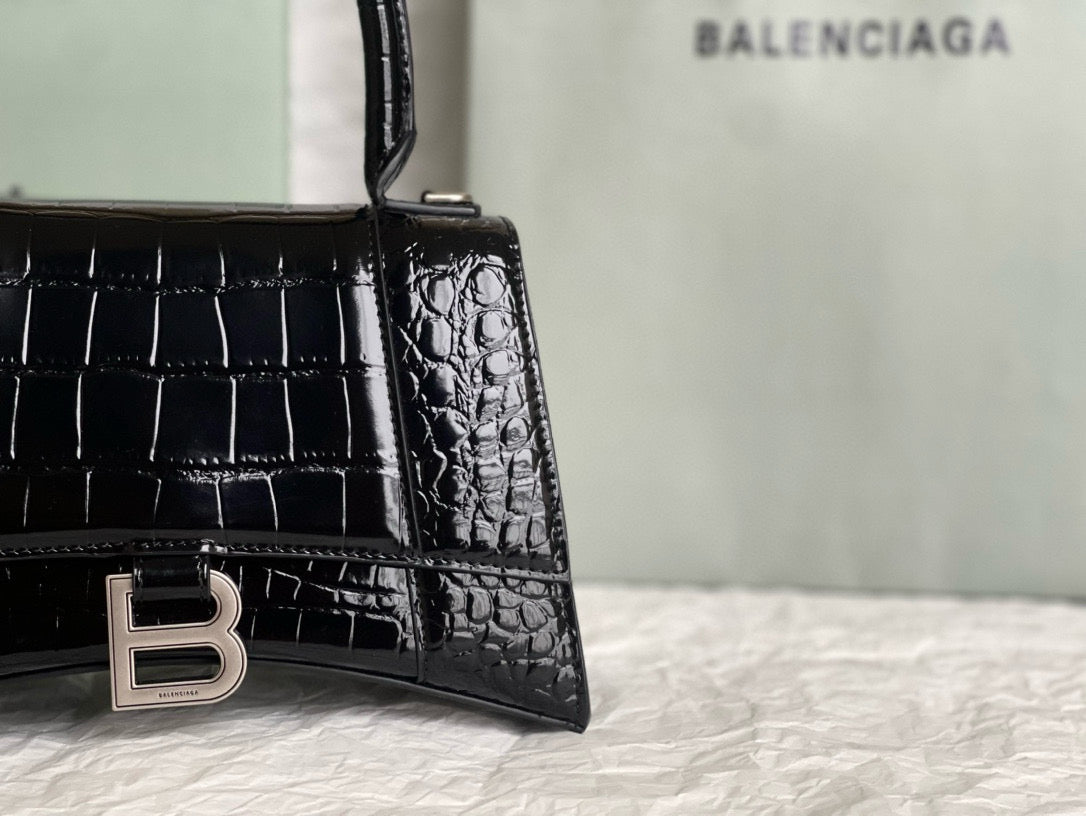 BLCG Hourglass Crocodile Top-handle Handbag
(23x10x24cm)