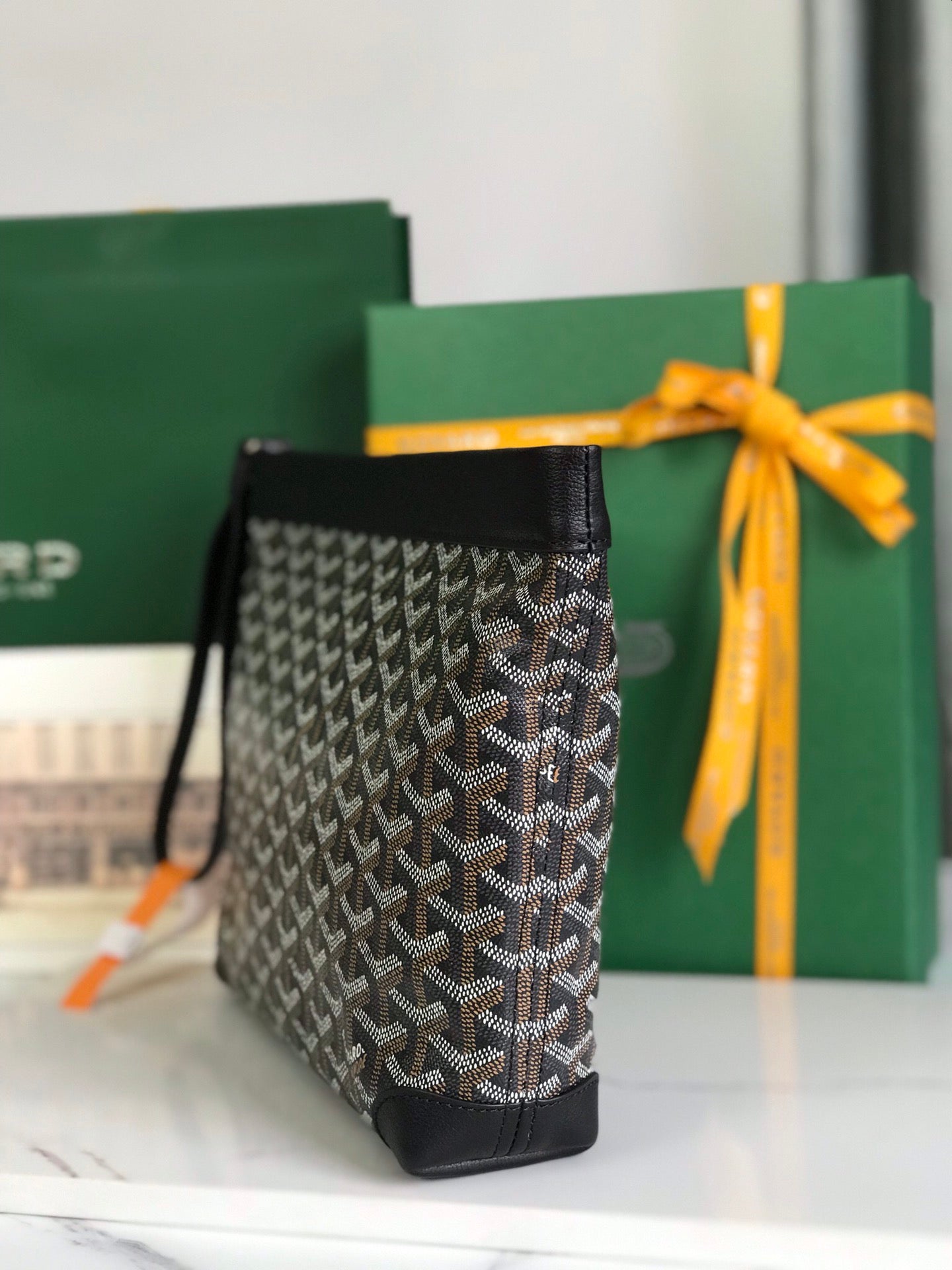 Goyard Conti