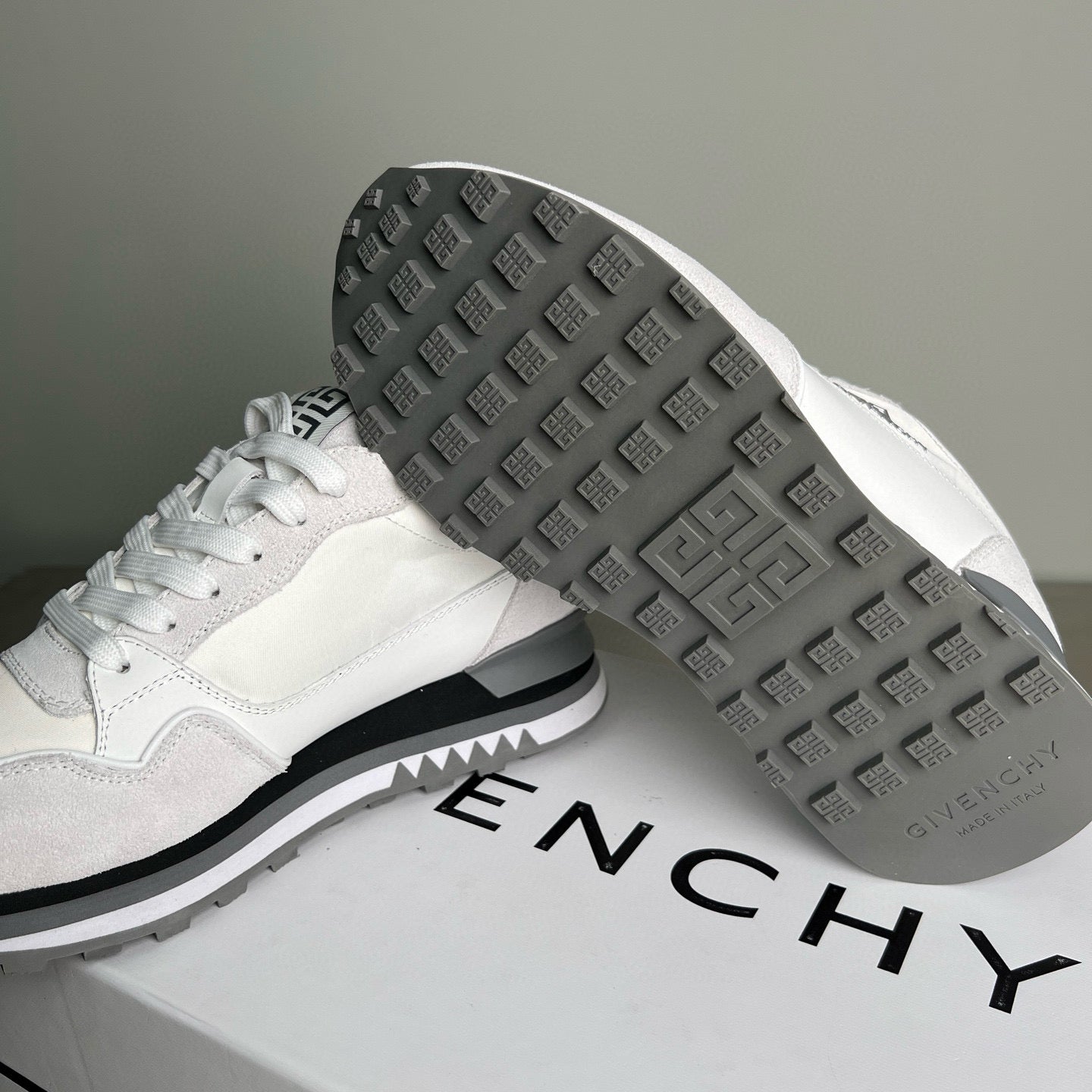 Givenchy Sneakers