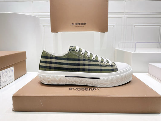 Burberry Sneakers