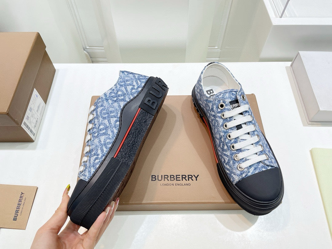 Burberry Sneakers