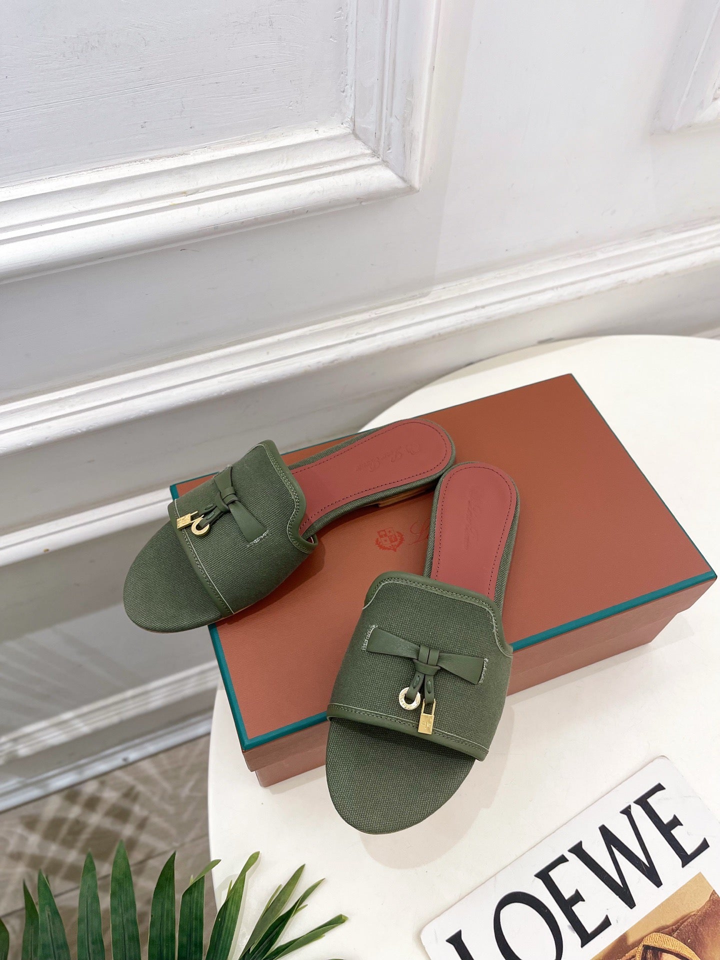 LP Sandals