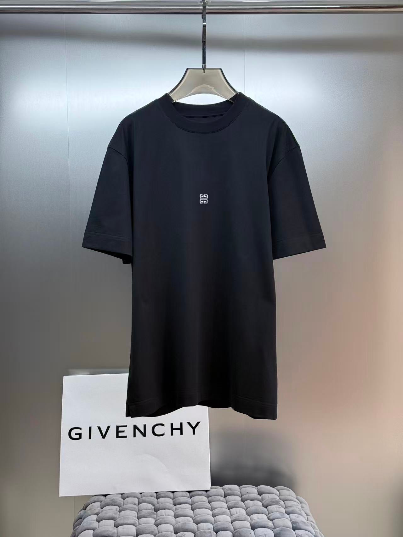 Givenchy T-Shirt