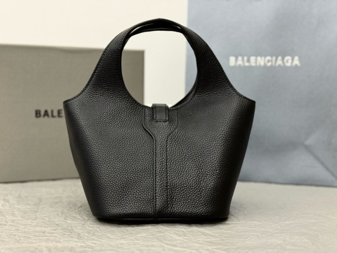BLCG Locker Hobo Bag(23x24x9.9cm)