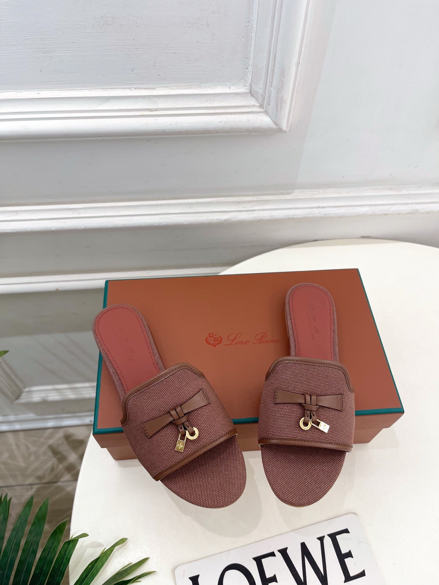 LP Sandals