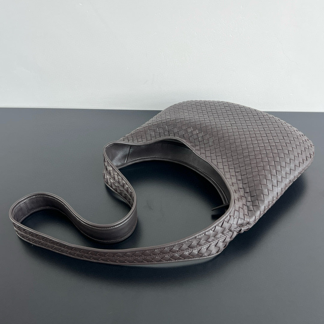 BV Woven Bag 38x24x2CM