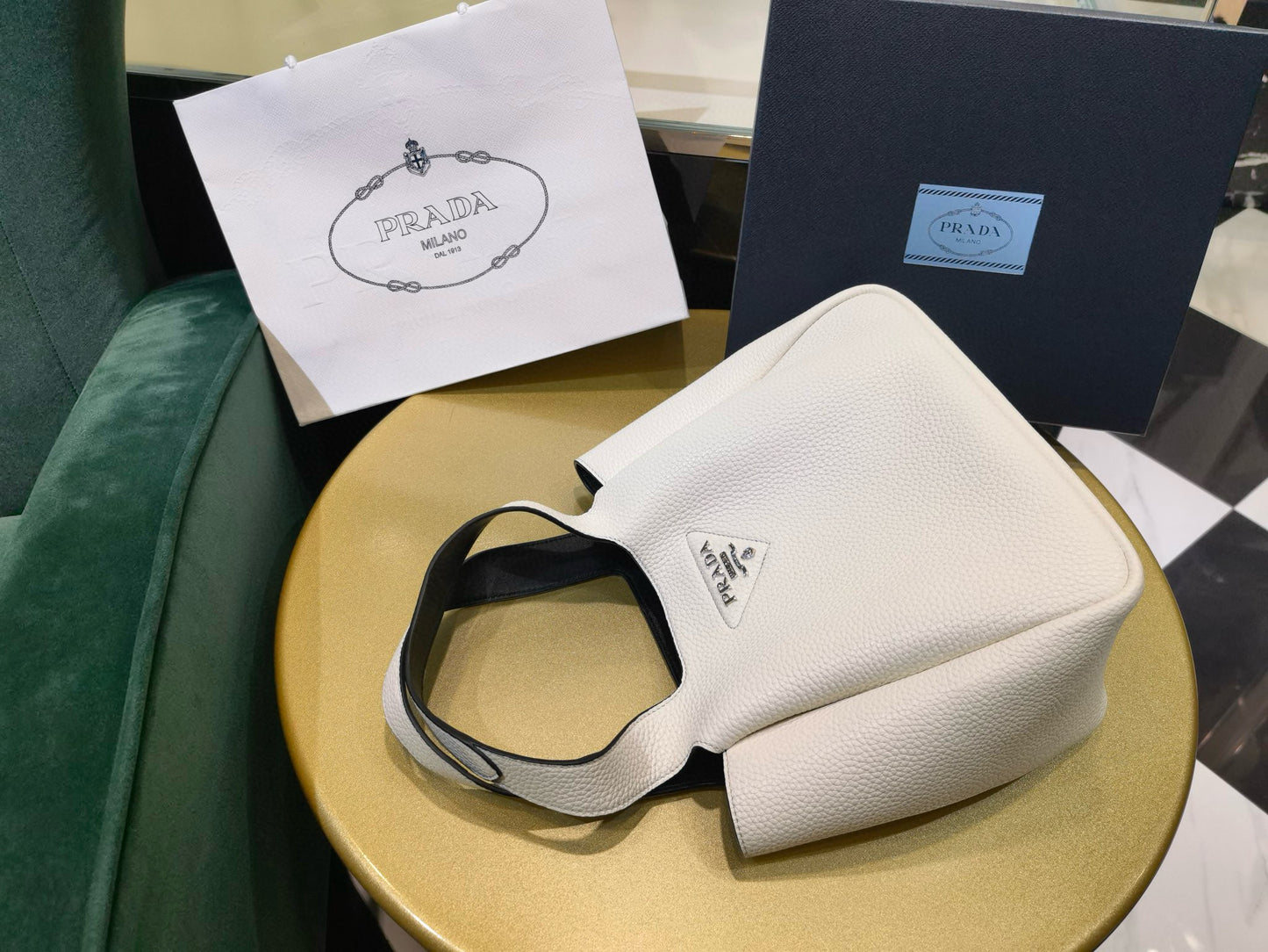 Prada Dynamique Tote Handbag