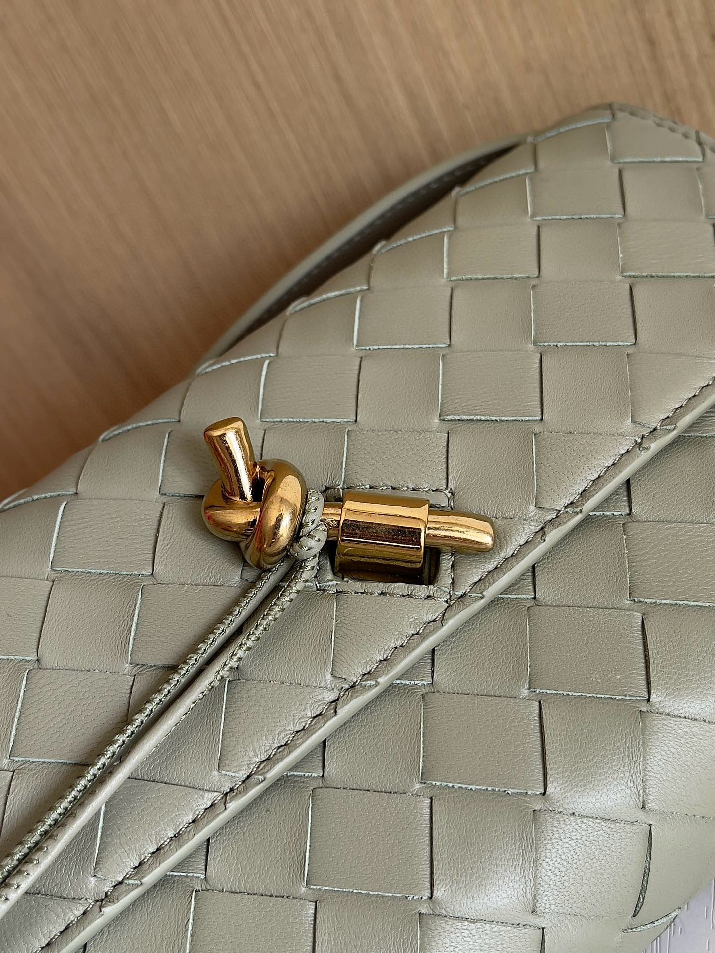 BV Andiamo Clutch Bag 21.5x13x4.5cm