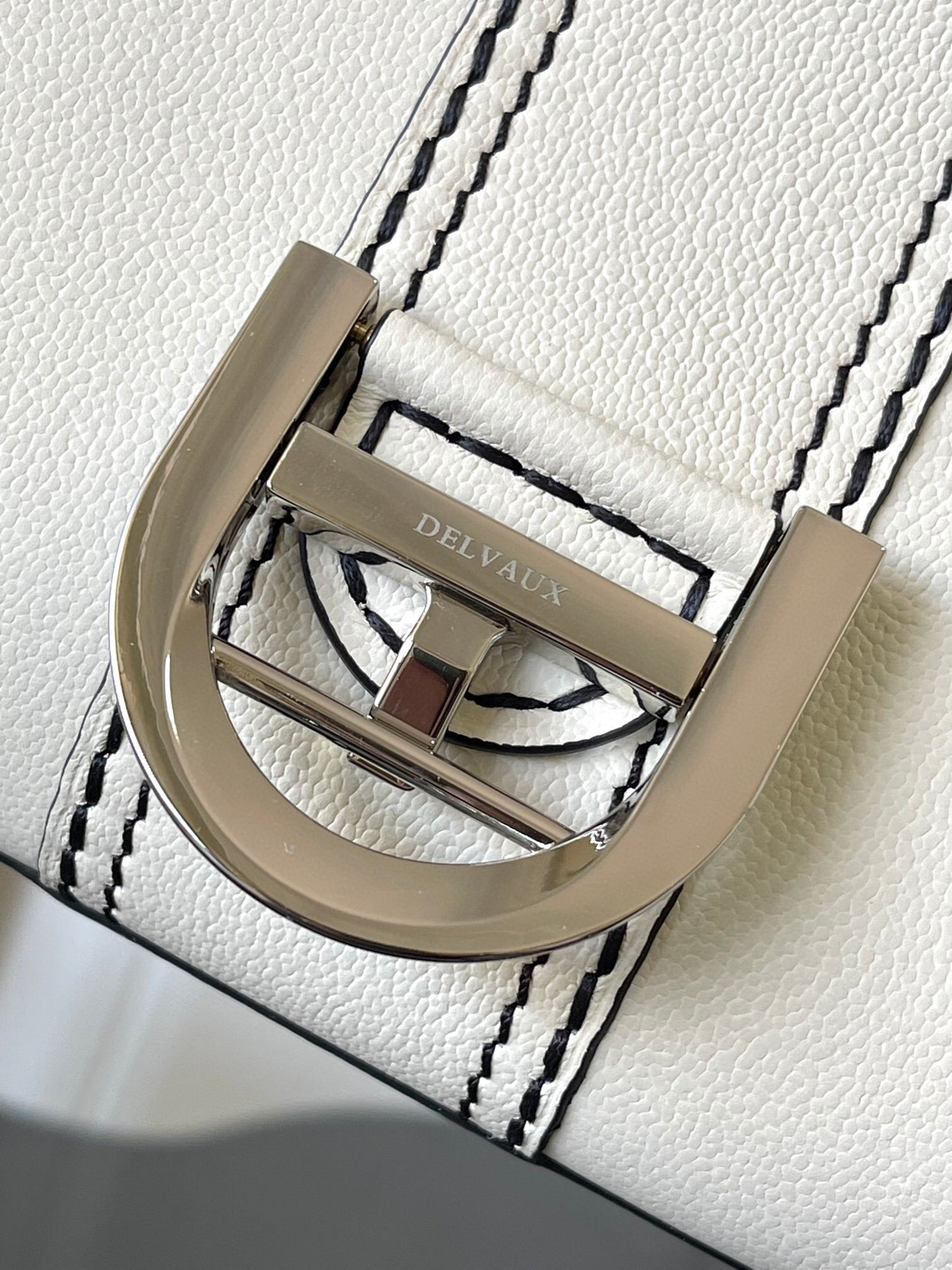 Delvaux Le Brilliant