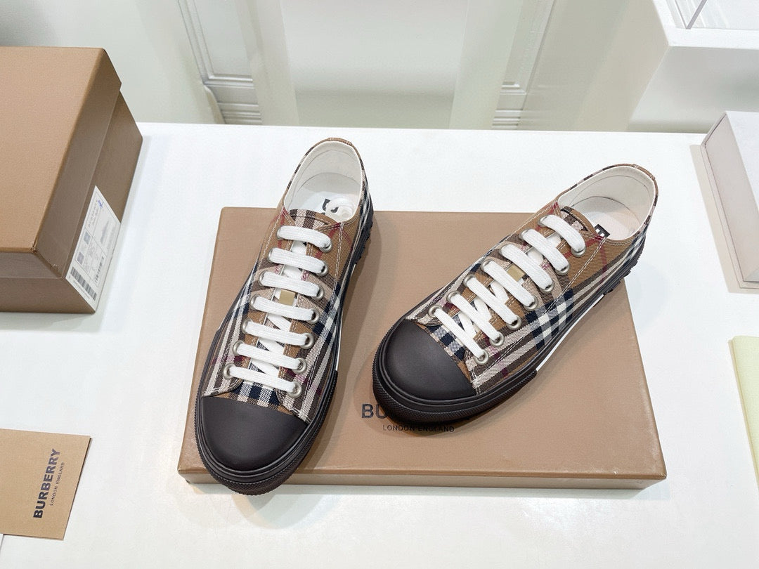Burberry Sneakers