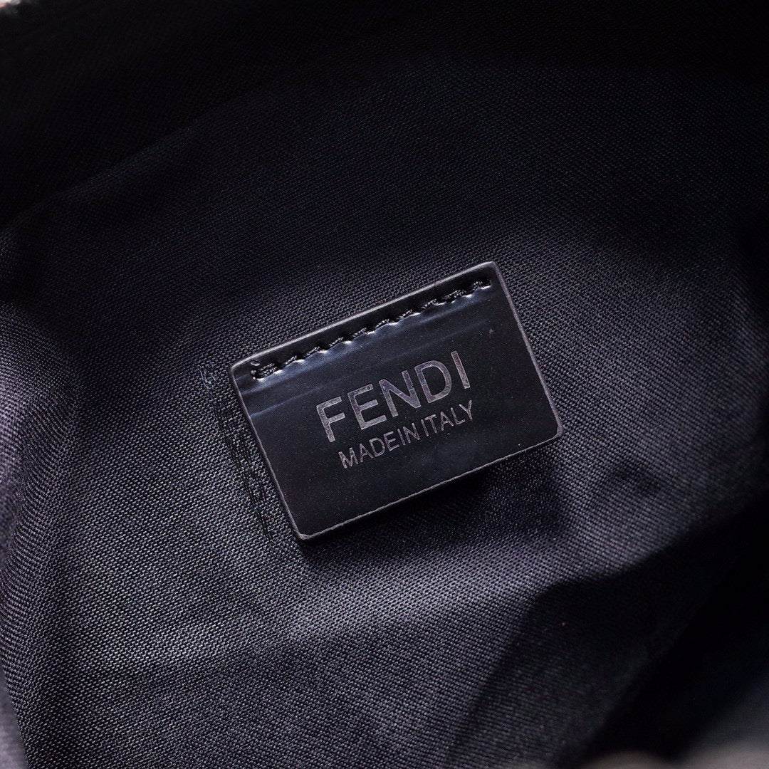 FENDI MESSENGER 22*15*4.5