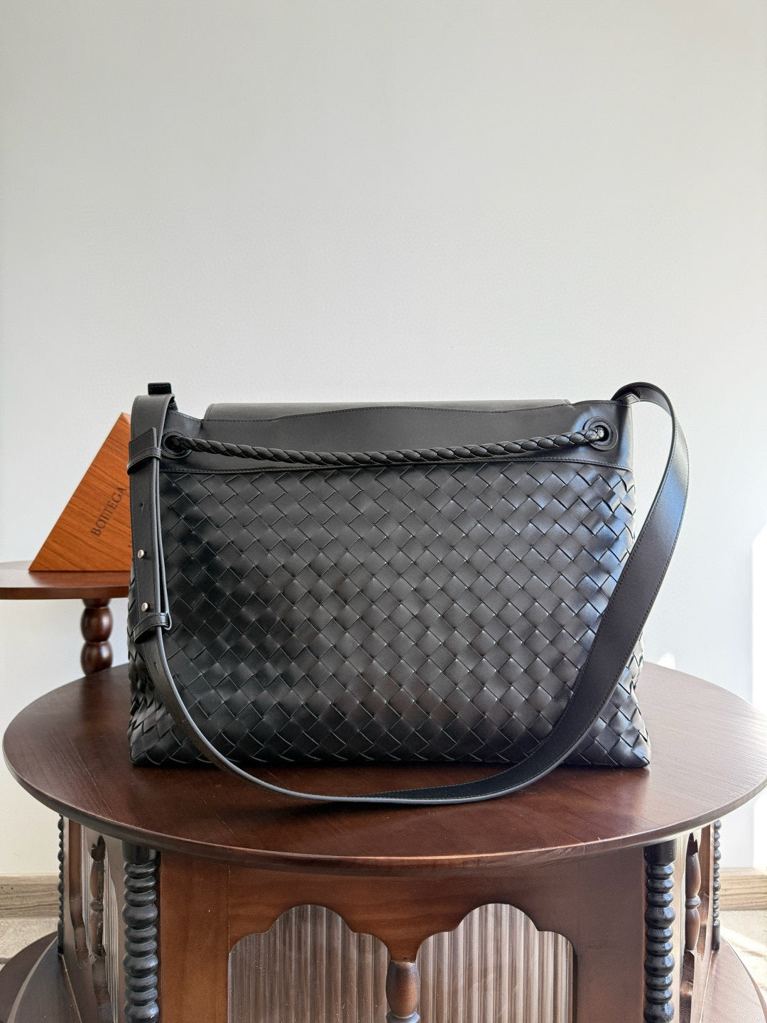 BV Intrecciato Andiamo Bag