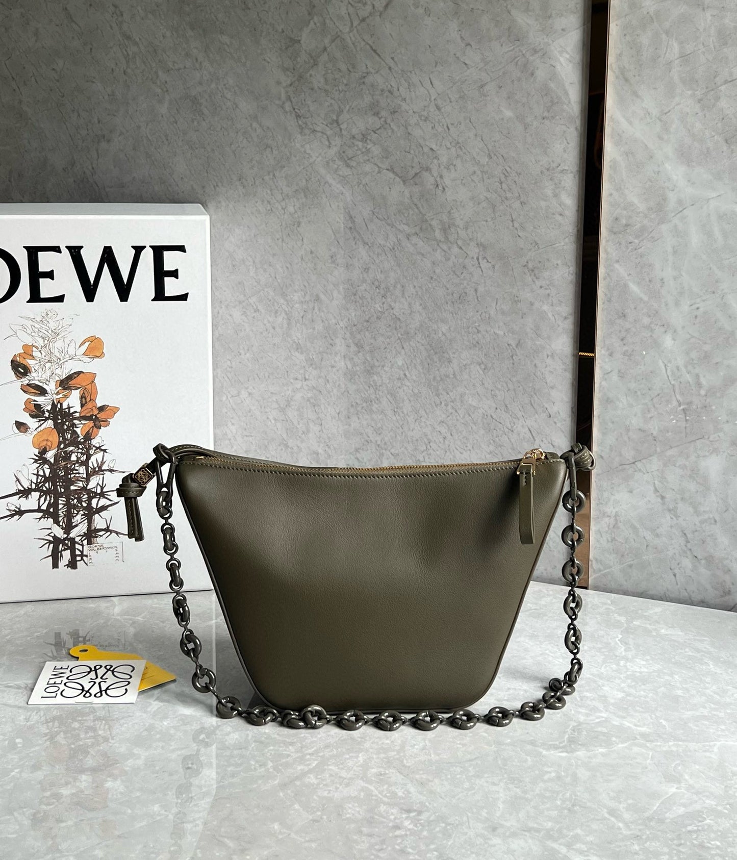 Loewe Hammock Hobo Bag(28x17x9.5cm)