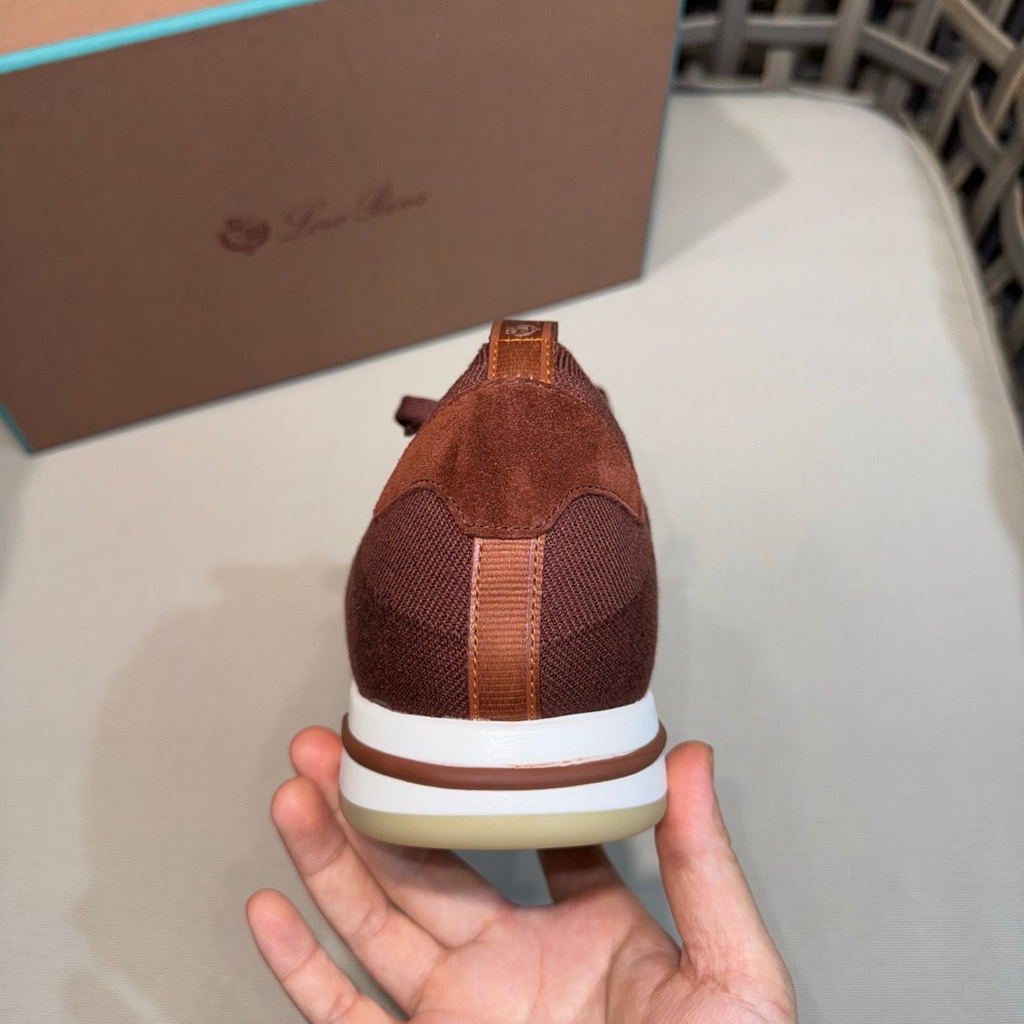 LP Sneakers