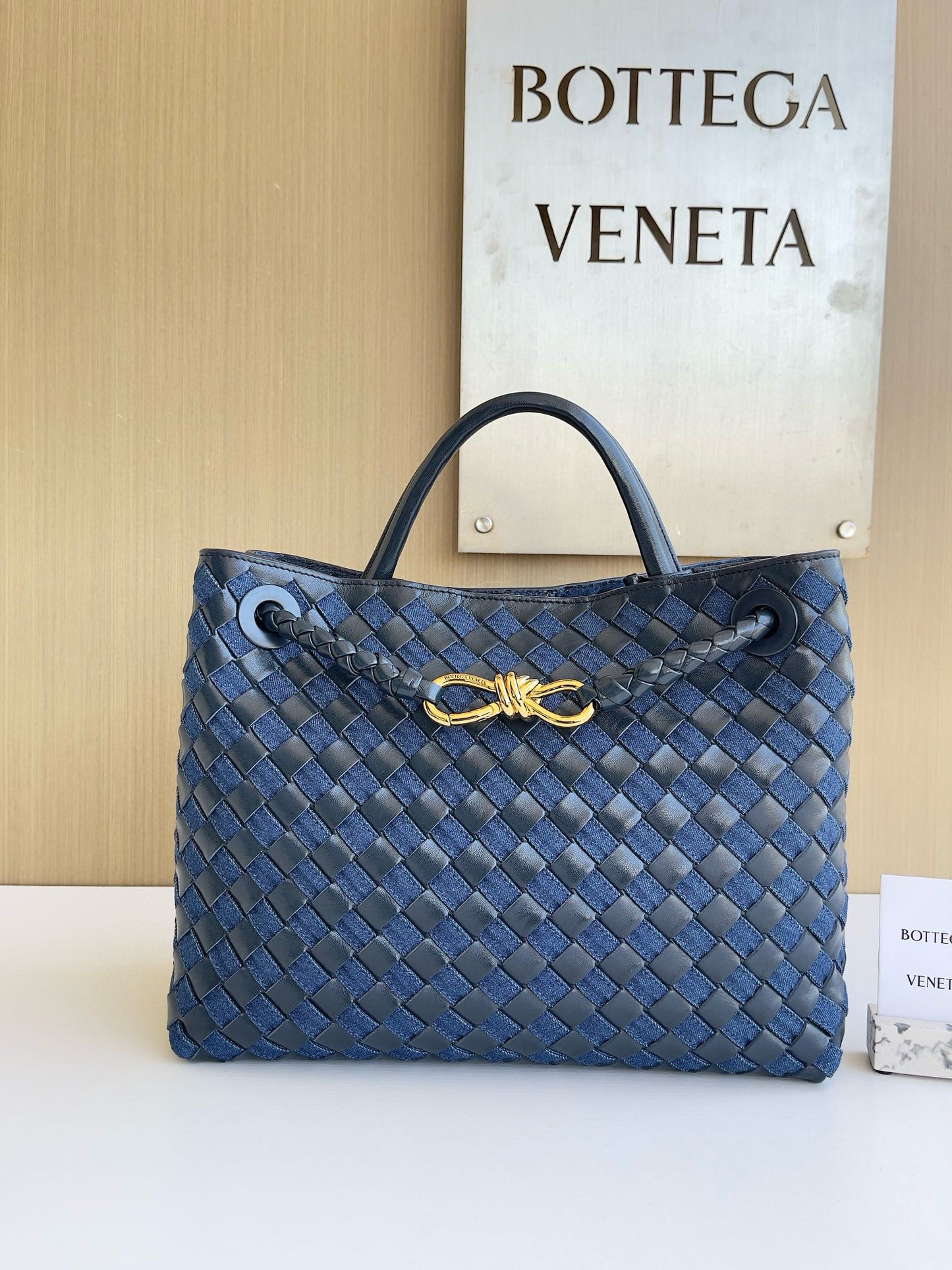 BV Andiamo Handbag