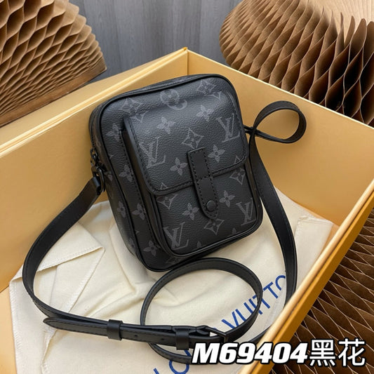 1V Sling Bag M69404