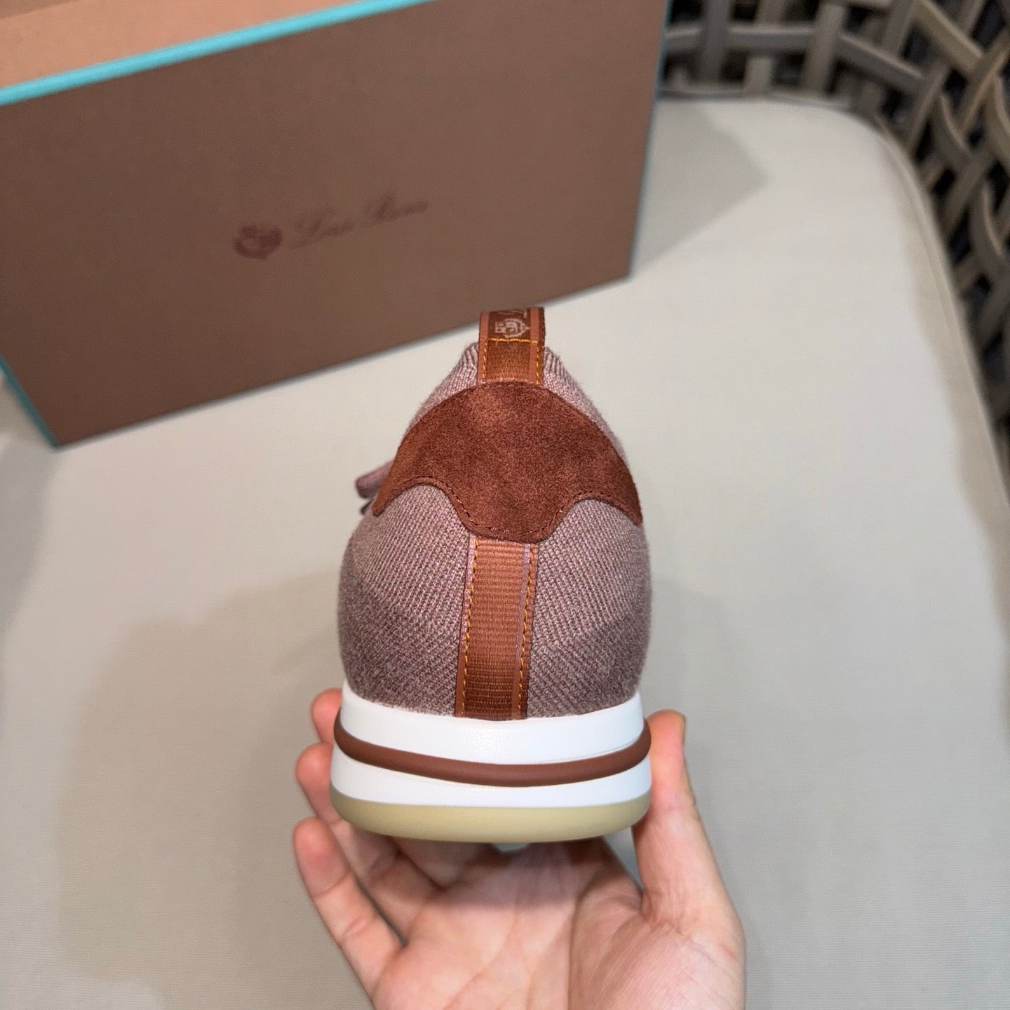 LP Sneakers