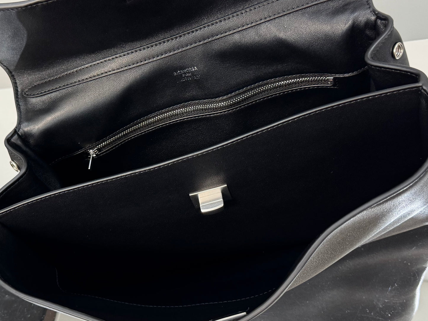 BLCG Medium Leather Rodeo Handbag
(32x6.5x20cm)