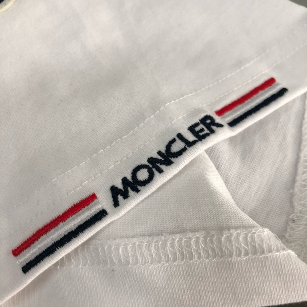 Moncler T-shirt