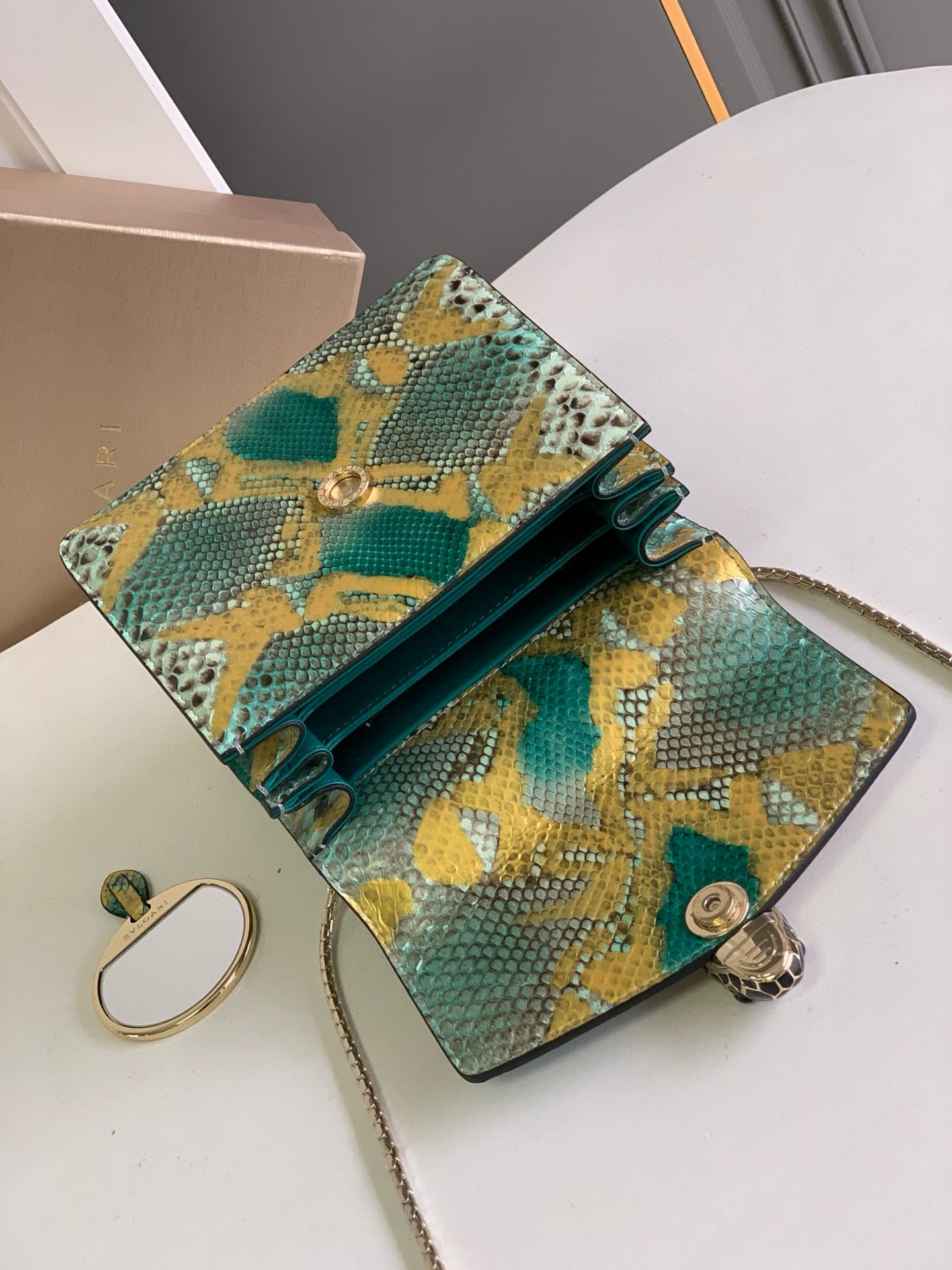 Bvlgari Serpenti Forever Handbag(18CM*15CM*9.5CM)