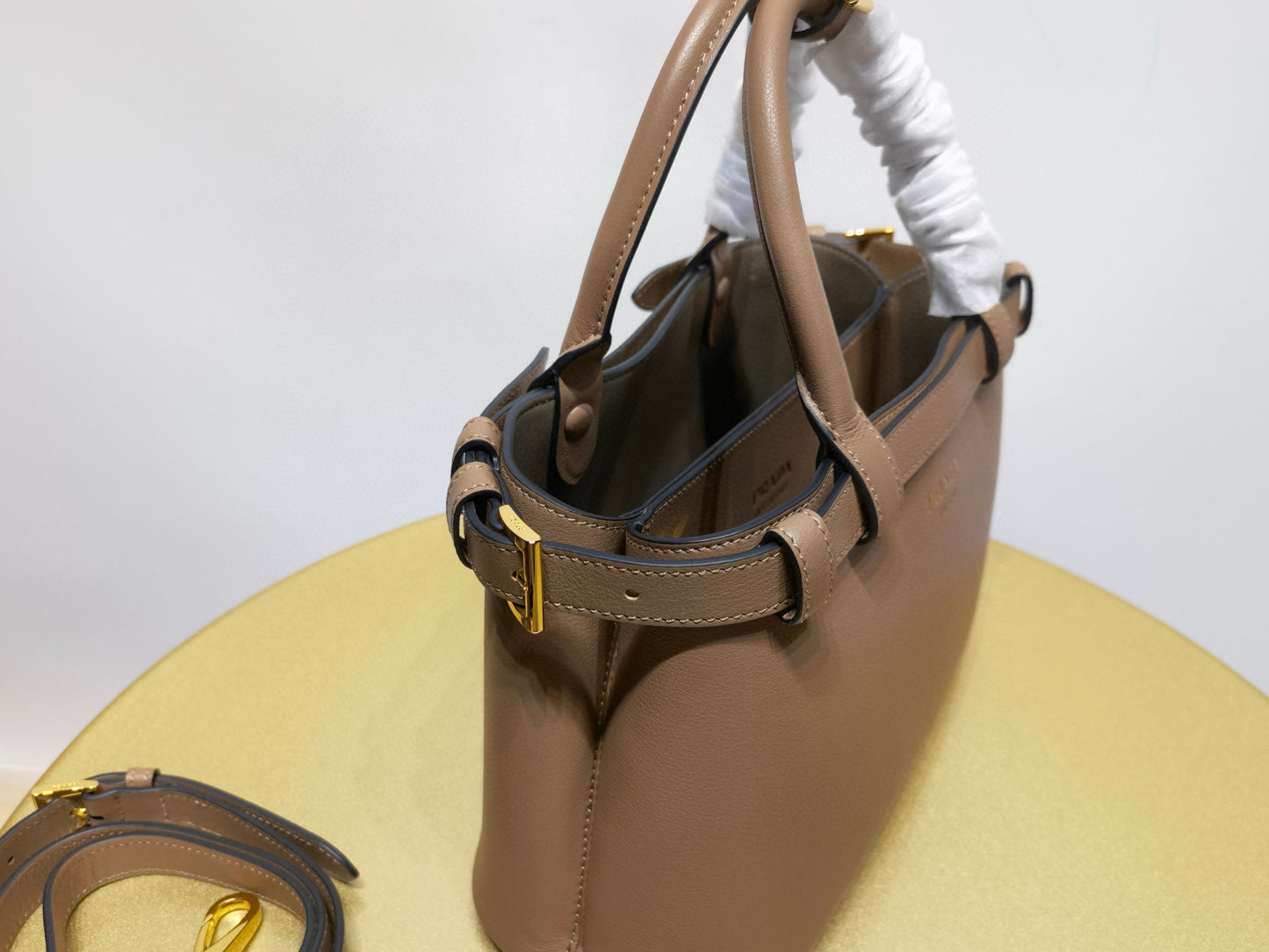 Prada Handbag 28x10x10.5cm